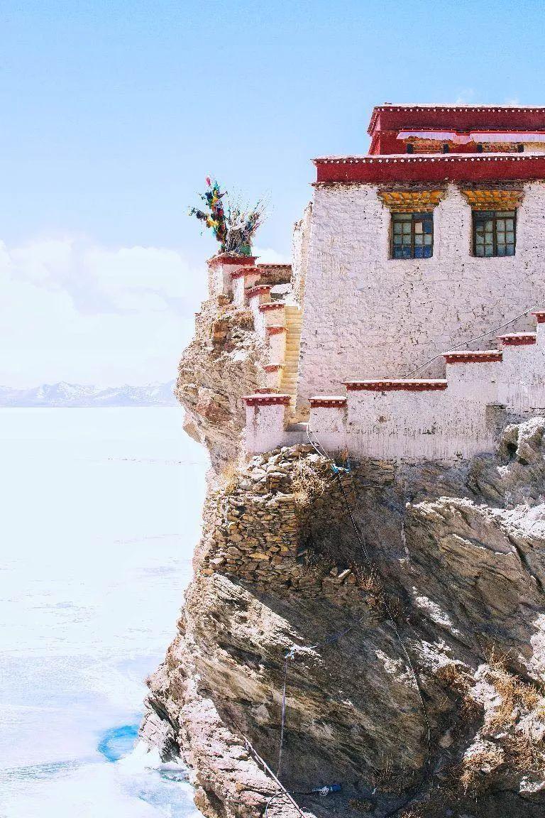 西藏，历史、文化与自然环境的深度探索