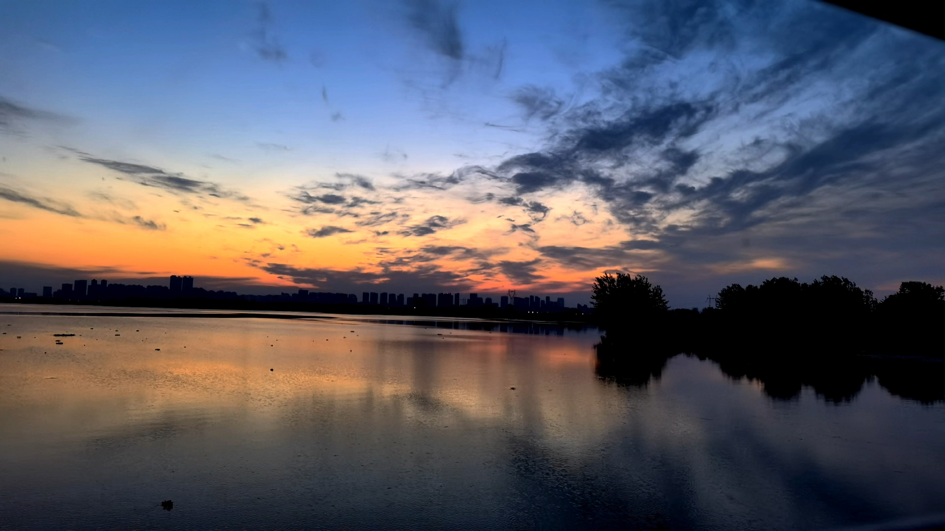 朝阳，唤醒无限潜能，开启全新篇章